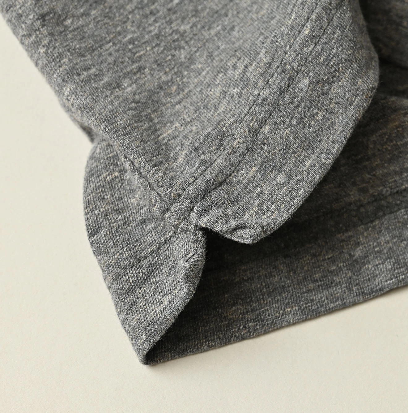 45R(フォーティファイブアール) |ビッグロゴプリントの908Tシャツ（トップ）