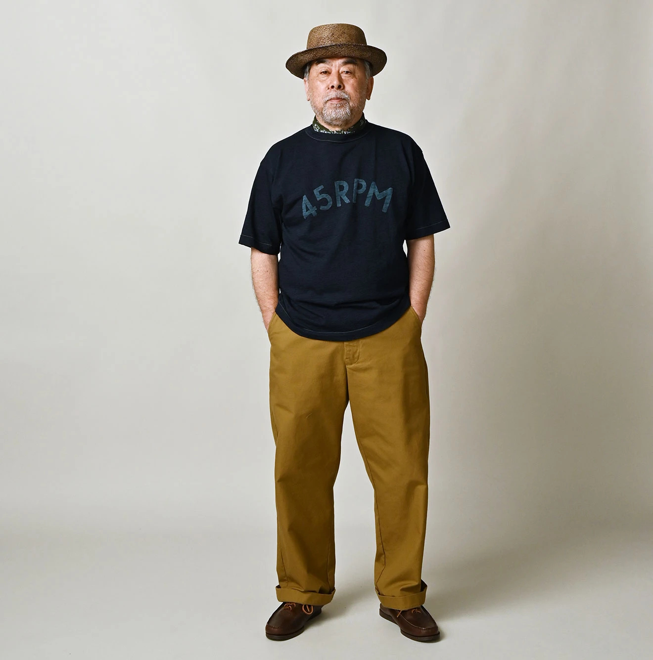 45R(フォーティファイブアール) |ビッグロゴプリントの908Tシャツ（インディゴ）