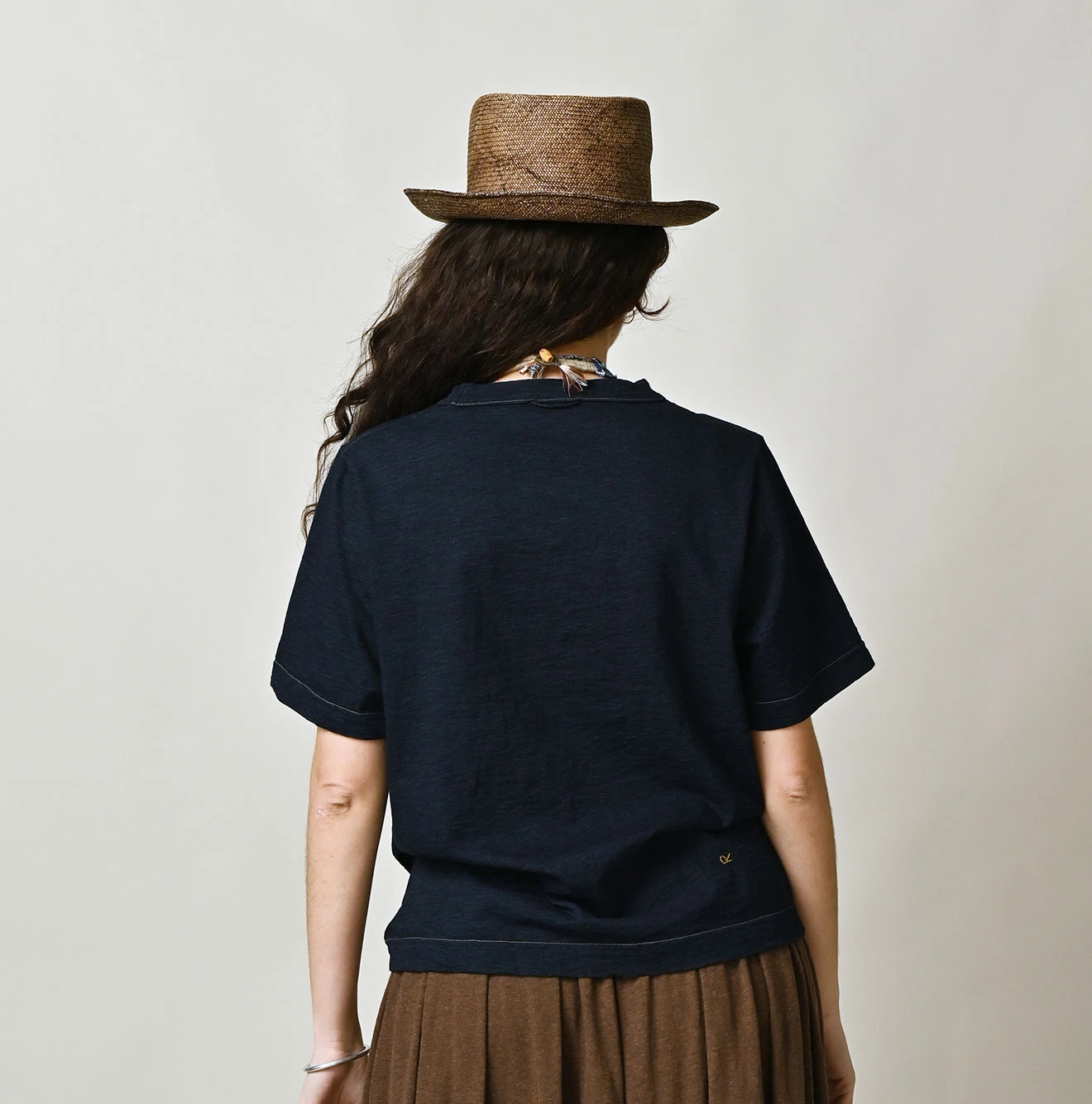 45R(フォーティファイブアール) |ビッグロゴプリントの908Tシャツ（インディゴ）