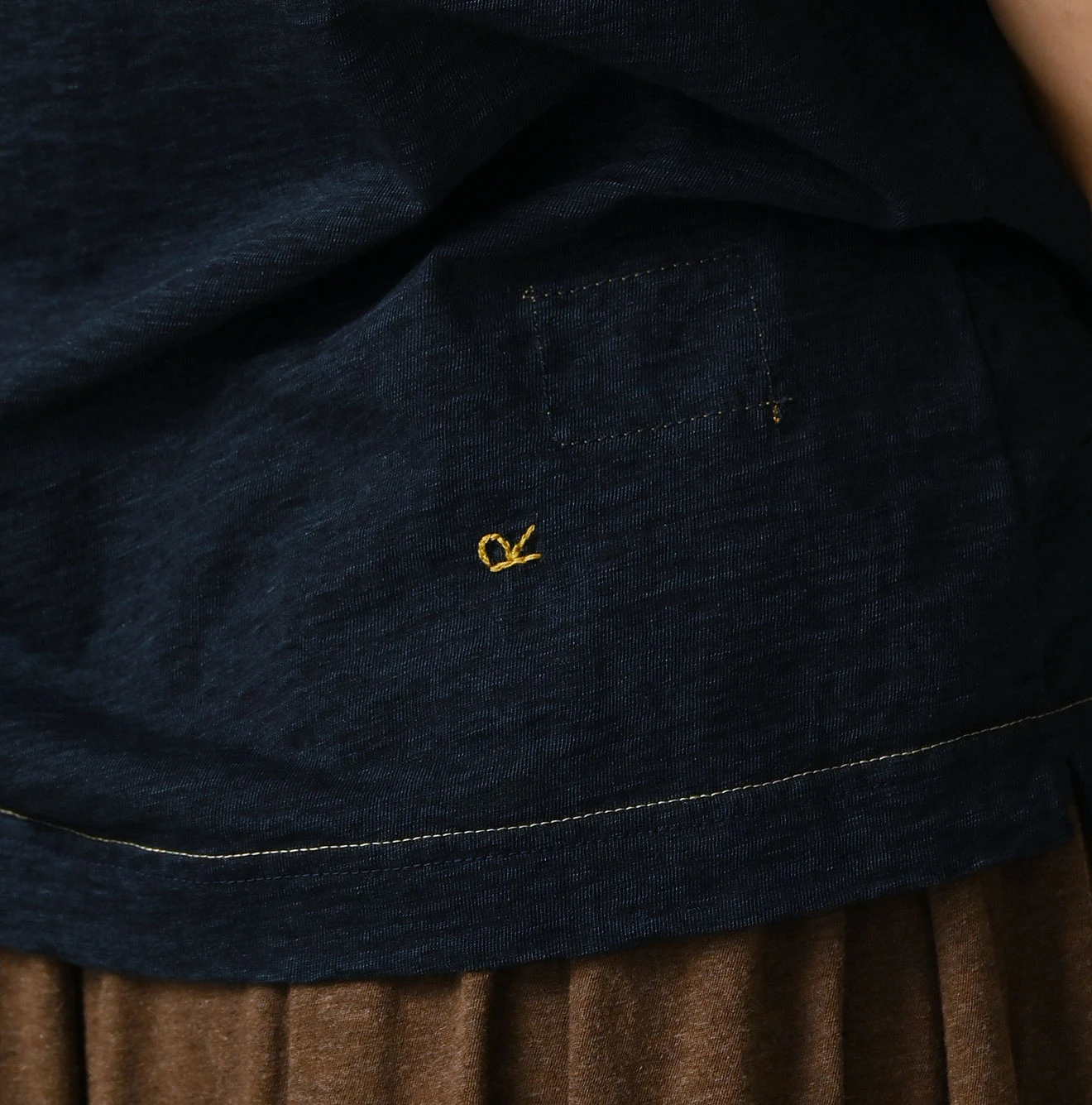 45R(フォーティファイブアール) |ビッグロゴプリントの908Tシャツ（インディゴ）