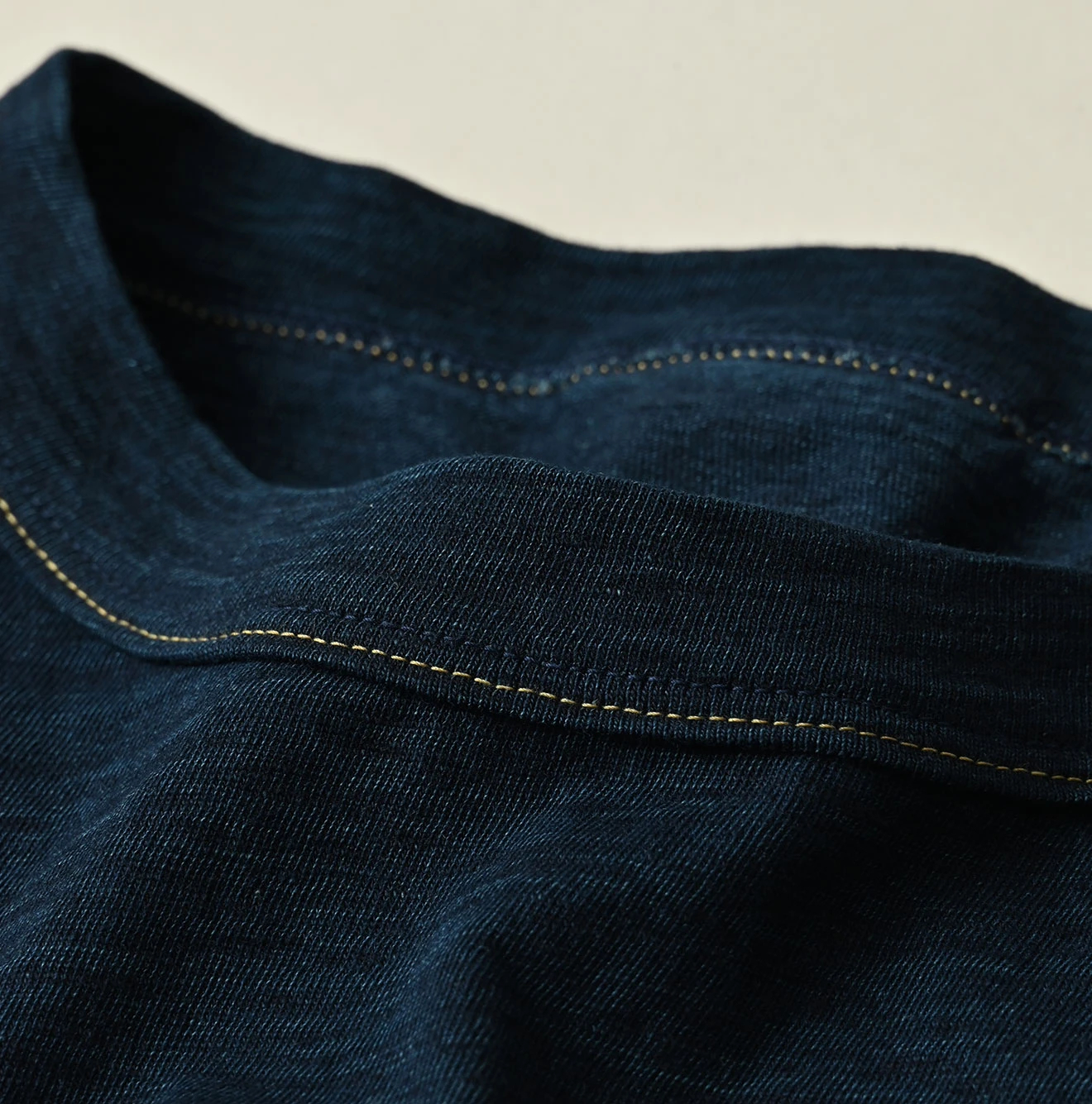 45R(フォーティファイブアール) |ボールドロゴプリントの908オーシャンTシャツ（インディゴ）