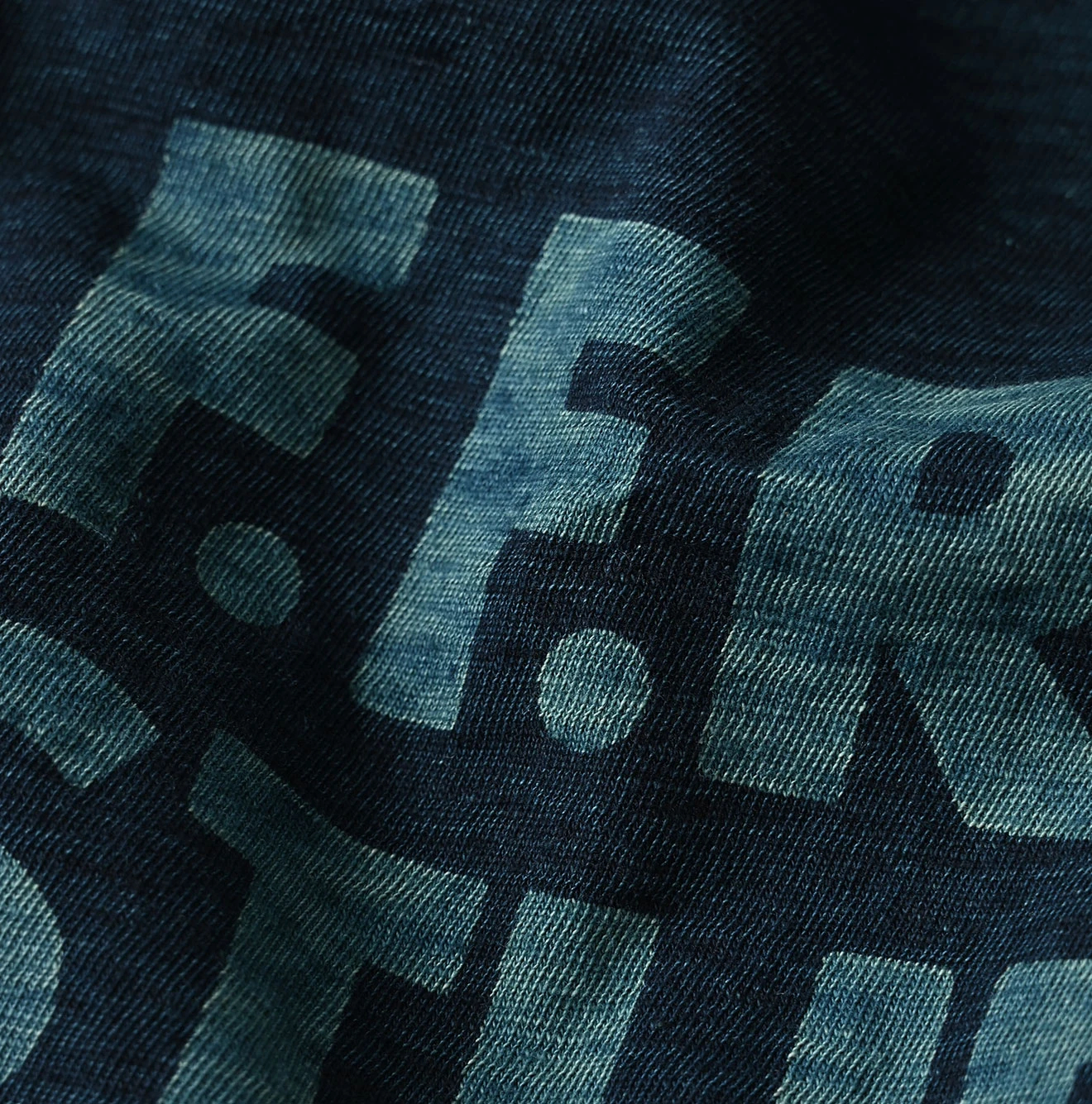 45R(フォーティファイブアール) |ボールドロゴプリントの908オーシャンTシャツ（インディゴ）