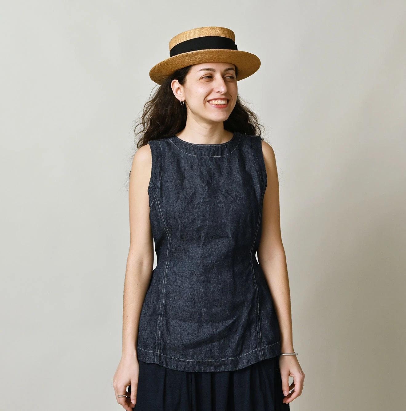 45R(フォーティファイブアール) |リネンデニムのオープンノースリーブ（濃）