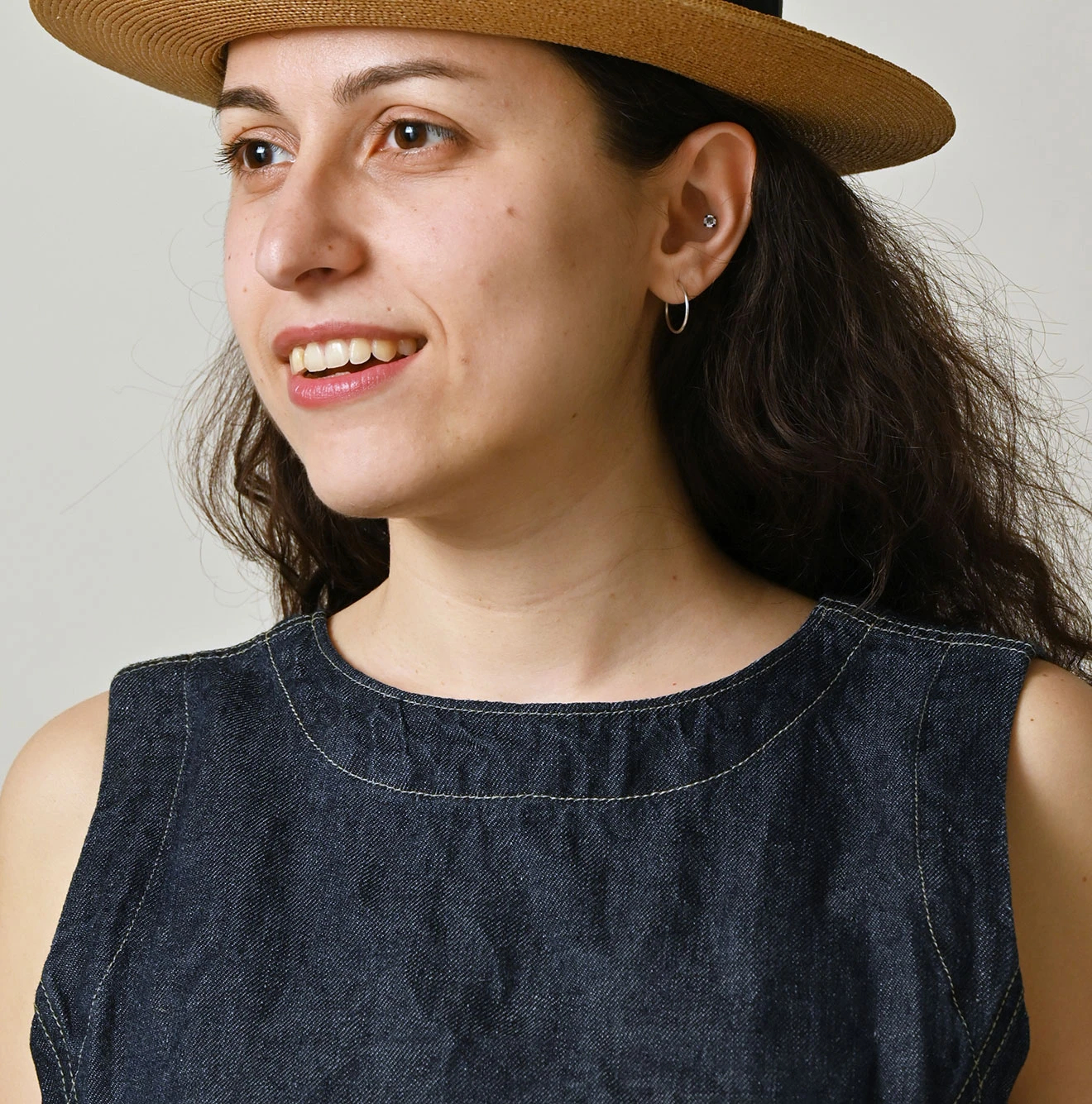 45R(フォーティファイブアール) |リネンデニムのオープンノースリーブ（濃）