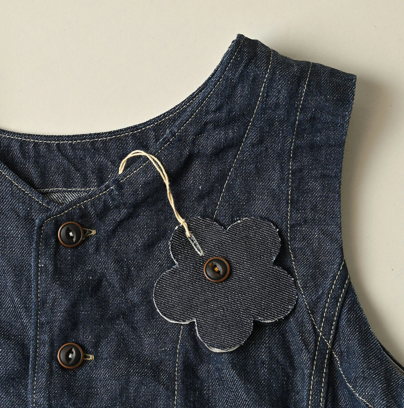 45R(フォーティファイブアール) |リネンデニムのオープンノースリーブ（濃）