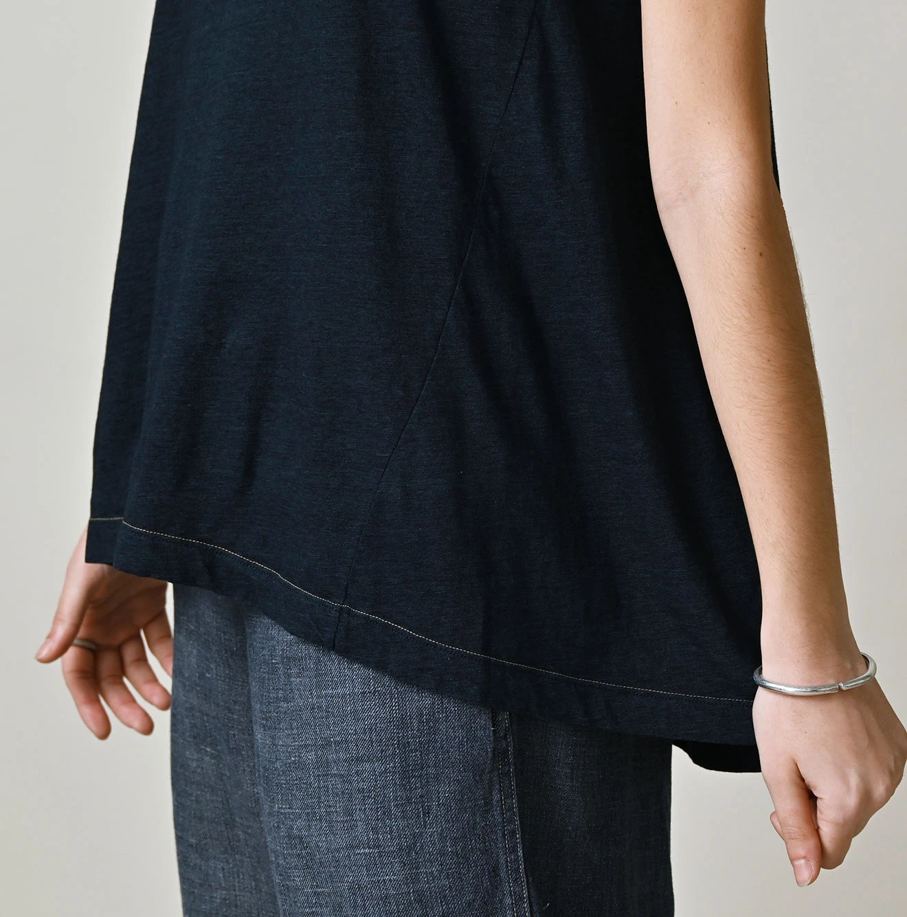 45R(フォーティファイブアール) |ガーゼ天竺のフレアキャミ（インディゴ）