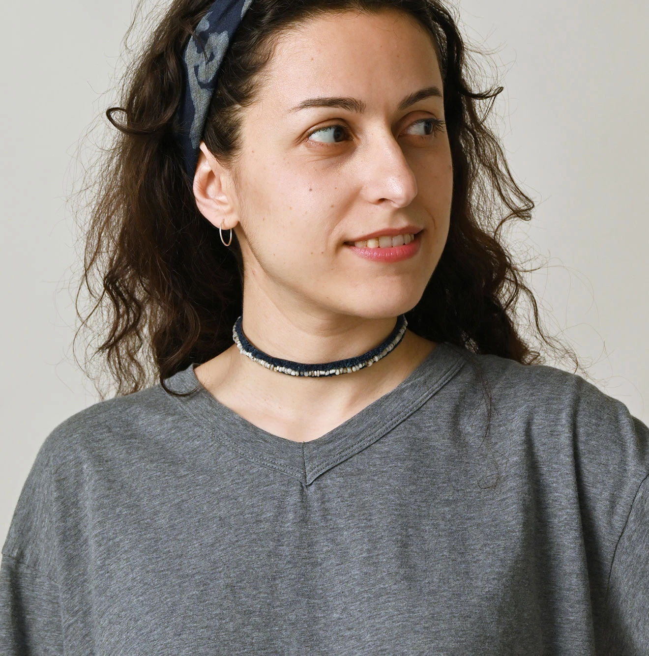 45R(フォーティファイブアール) |ガーゼ天竺の908浅VネックTシャツ