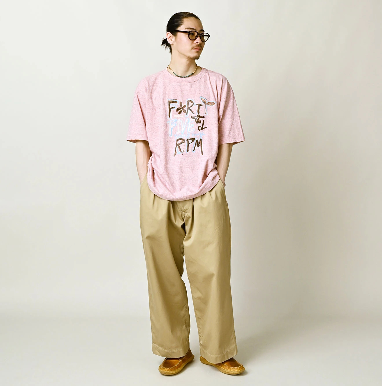 45R(フォーティファイブアール) |天竺ヒッピーフラワーロゴプリントの908オーシャンTシャツ（トップ）