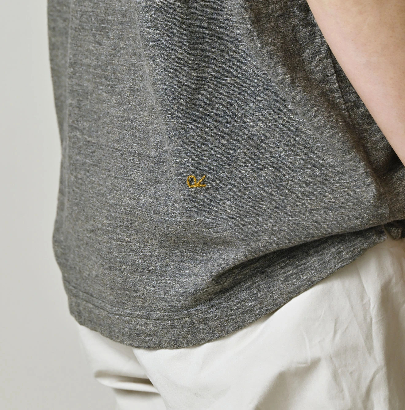 45R(フォーティファイブアール) |天竺ヒッピーフラワーロゴプリントの908オーシャンTシャツ（トップ）