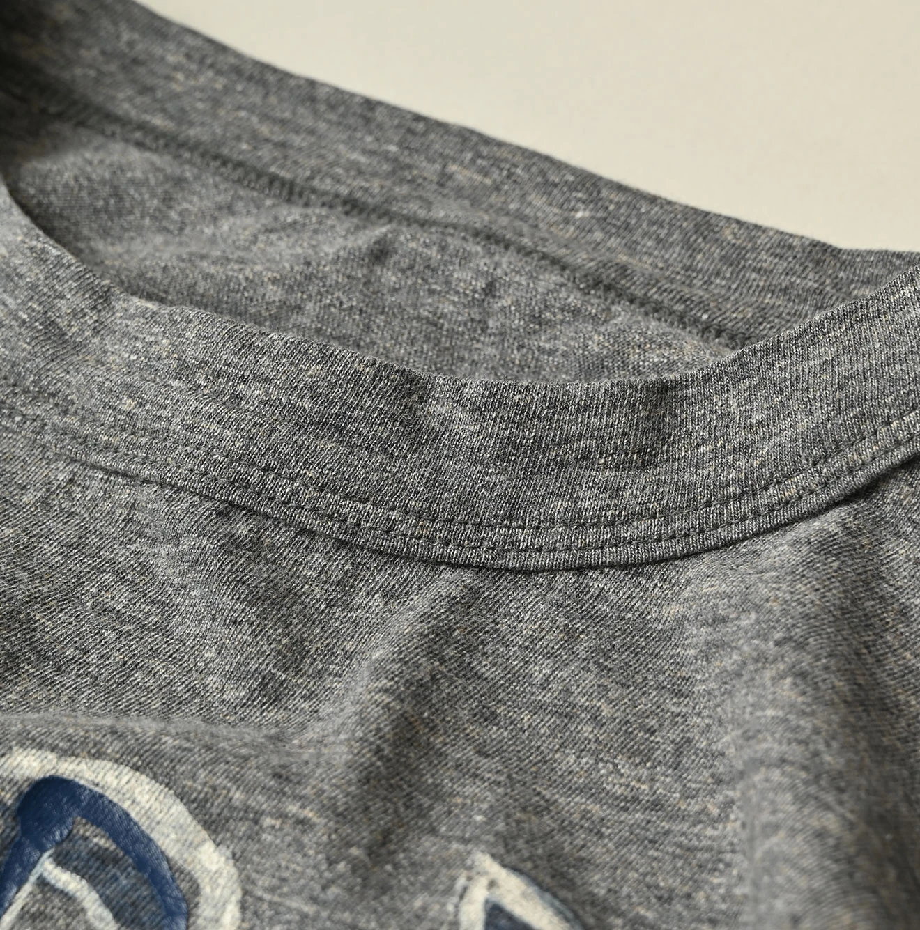 45R(フォーティファイブアール) |天竺ヒッピーフラワーロゴプリントの908オーシャンTシャツ（トップ）