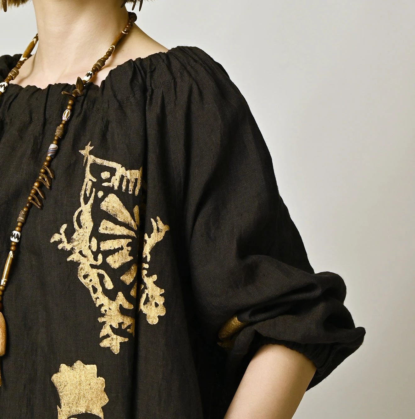 45R(フォーティファイブアール) |インドリネン箔プリントのシャーリングドレス