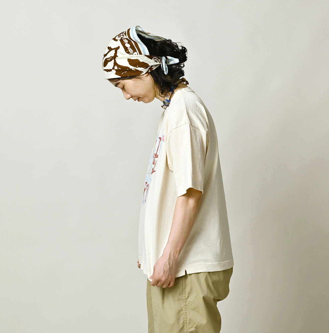 45R(フォーティファイブアール) |天竺ヒッピーフラワーロゴプリントの908オーシャンTシャツ