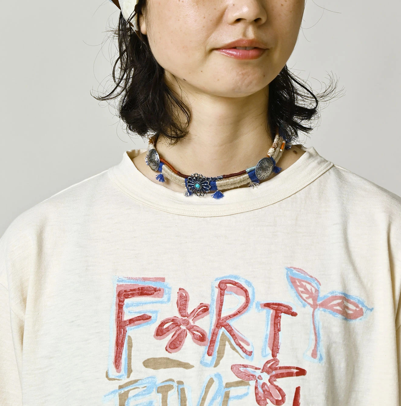 45R(フォーティファイブアール) |天竺ヒッピーフラワーロゴプリントの908オーシャンTシャツ