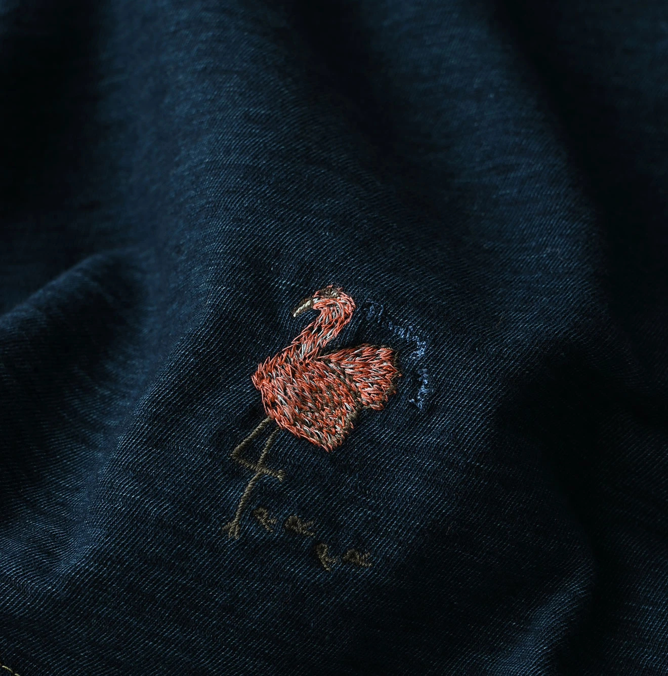 45R(フォーティファイブアール) |フラミングウェイ君刺繍のMキャミ（インディゴ）