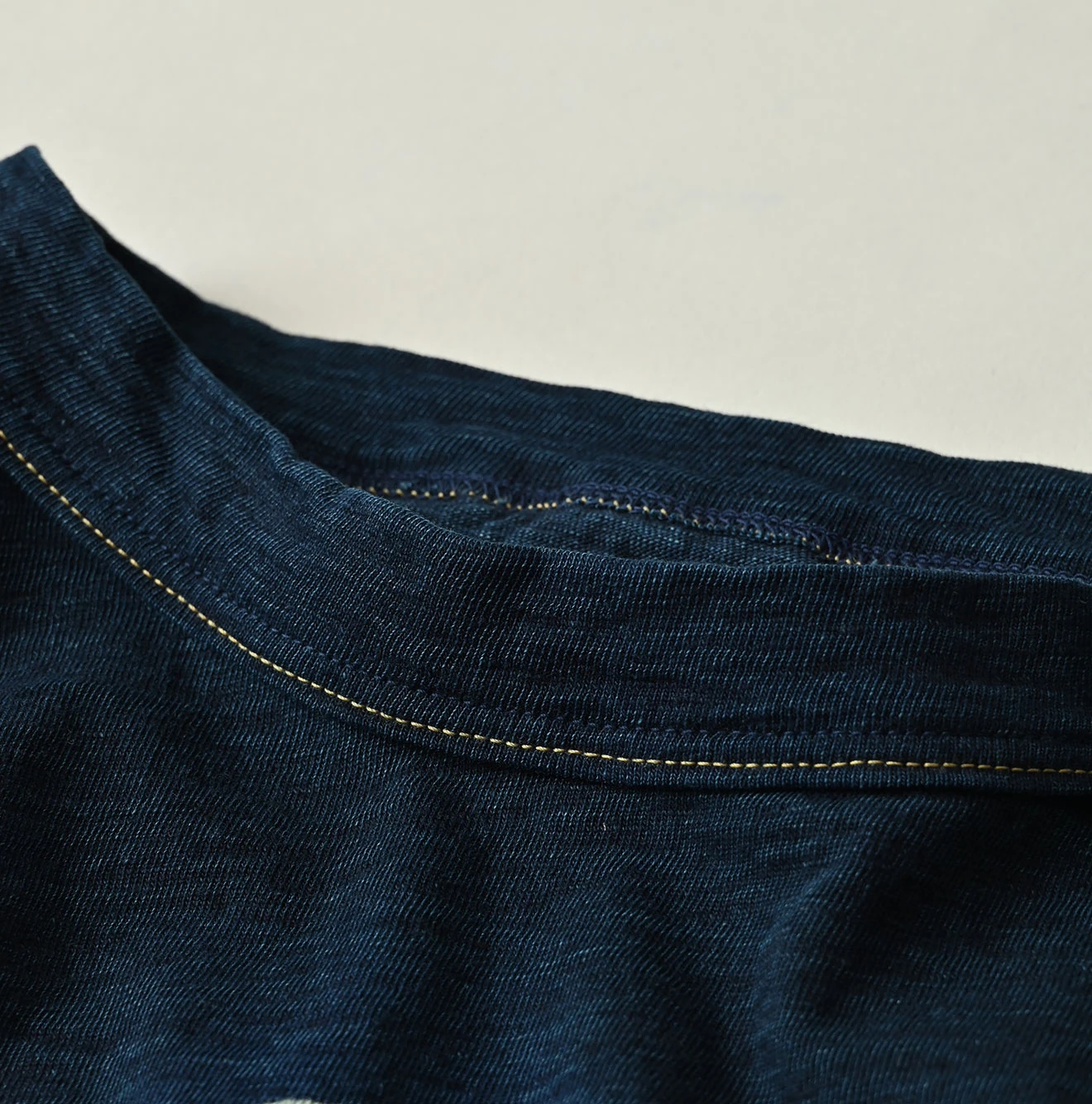 45R(フォーティファイブアール) |ベタッチフラミングウェイくんプリントの908 45星Tシャツ（インディゴ）