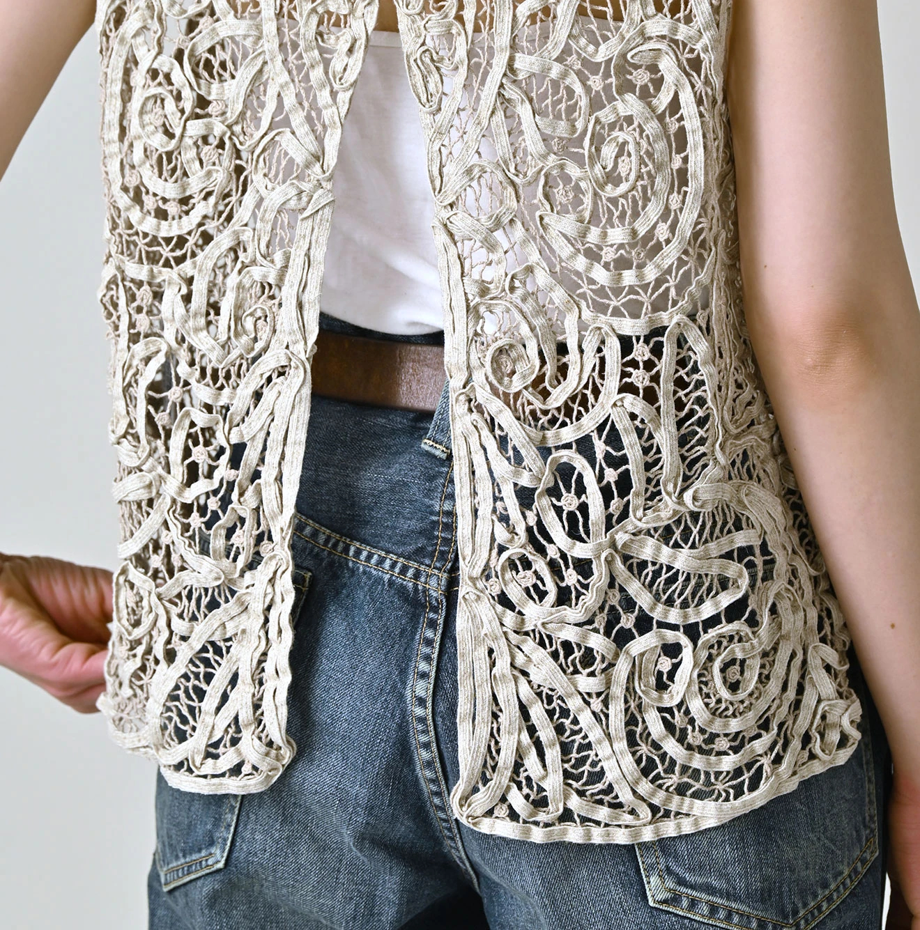 45R(フォーティファイブアール) |リネンリボンバテン刺繍のノースリーブトップ