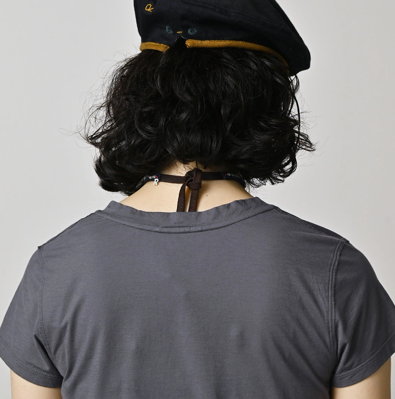 45R（フォーティファイブアール）| スーピマ薄天竺のVネックTシャツ