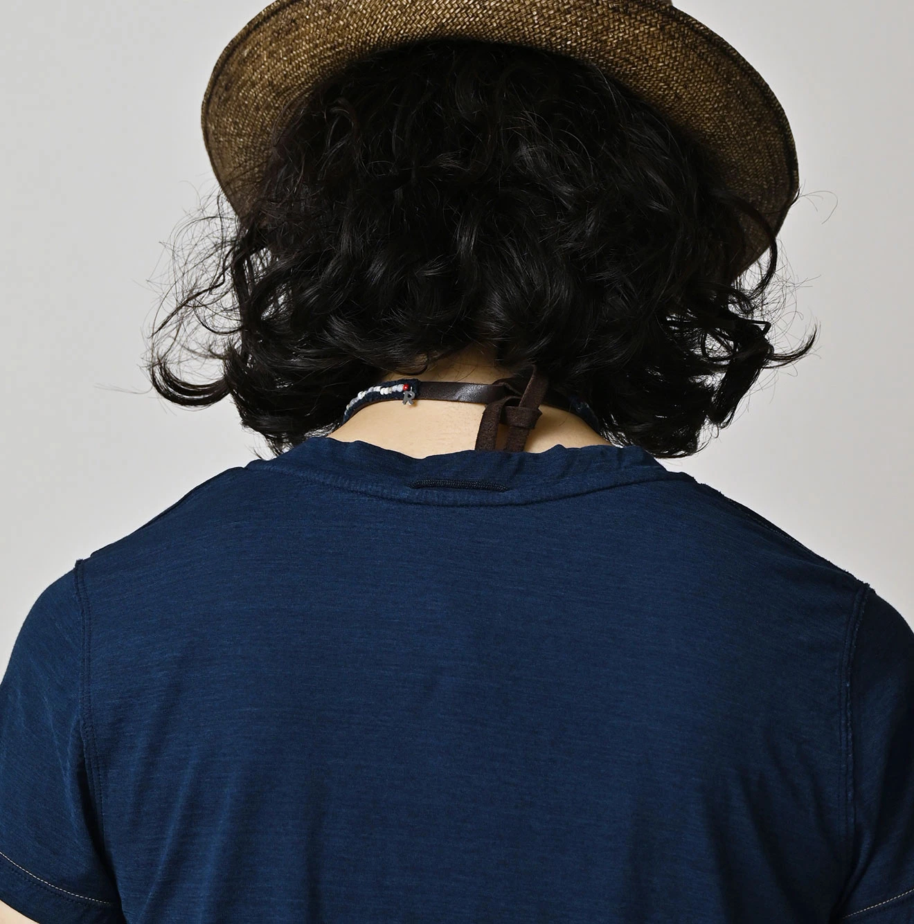 45R（フォーティファイブアール）| スーピマ薄天竺のVネックTシャツ