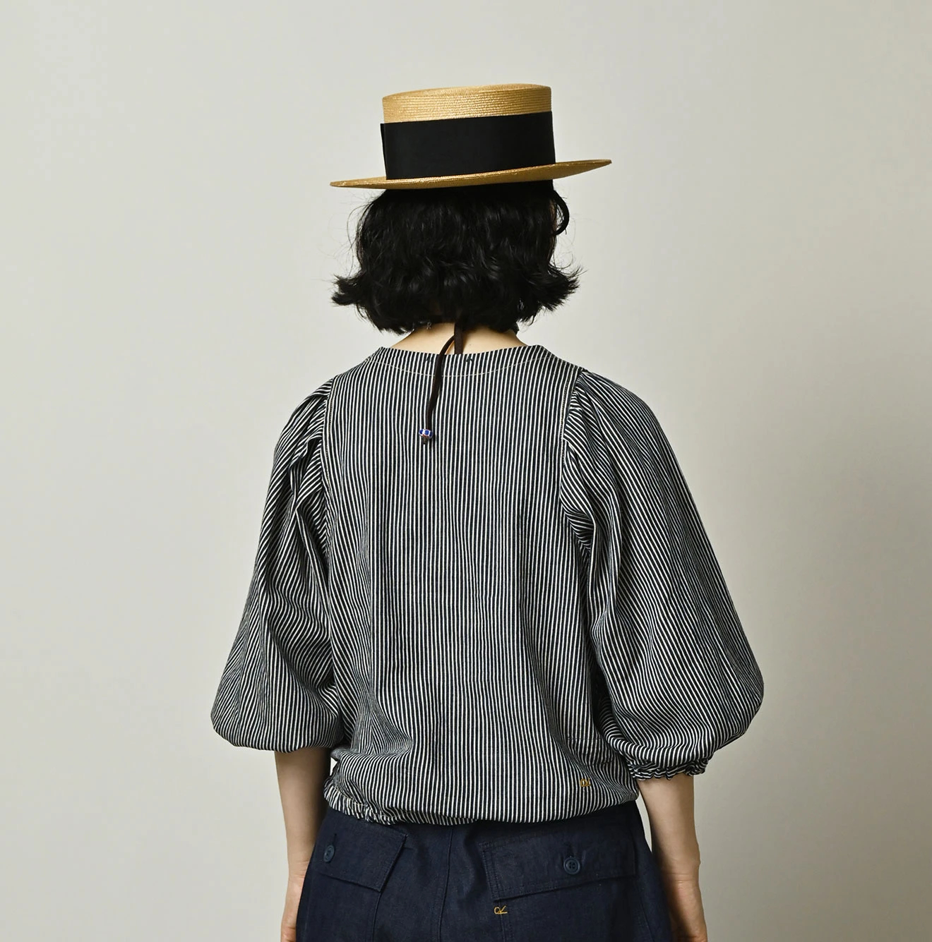 美品 45R 小麦デニム レフア ブラウス ジャケット 七分袖 ストライプ 45R（フォーティファイブアール）| 小麦デニムのパフブラウス（濃