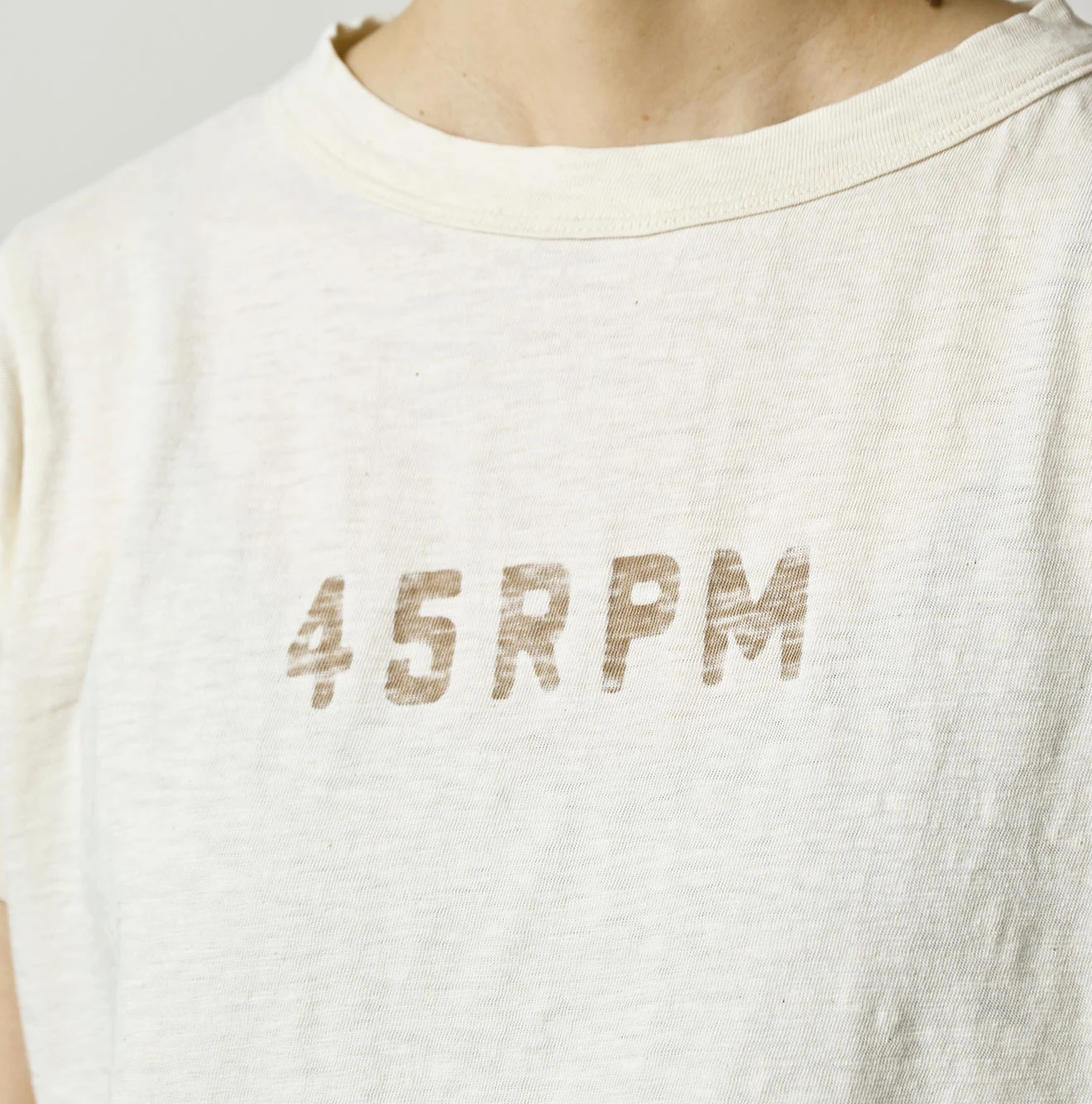 45R(フォーティファイブアール) |天竺のチビ比女deロゴTシャツ