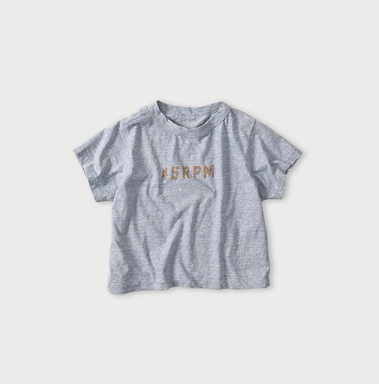 45R(フォーティファイブアール) |天竺のチビ比女deロゴTシャツ（トップ）