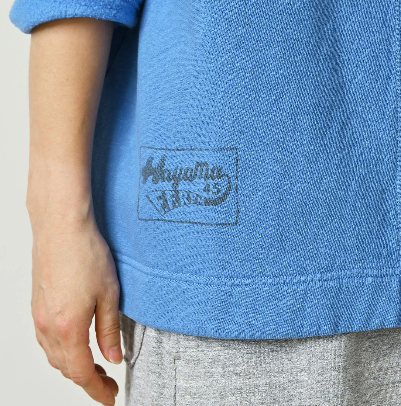 45R(フォーティファイブアール) |葉山ものがたり ウクレレちゃん刺繍裏毛のボレロ