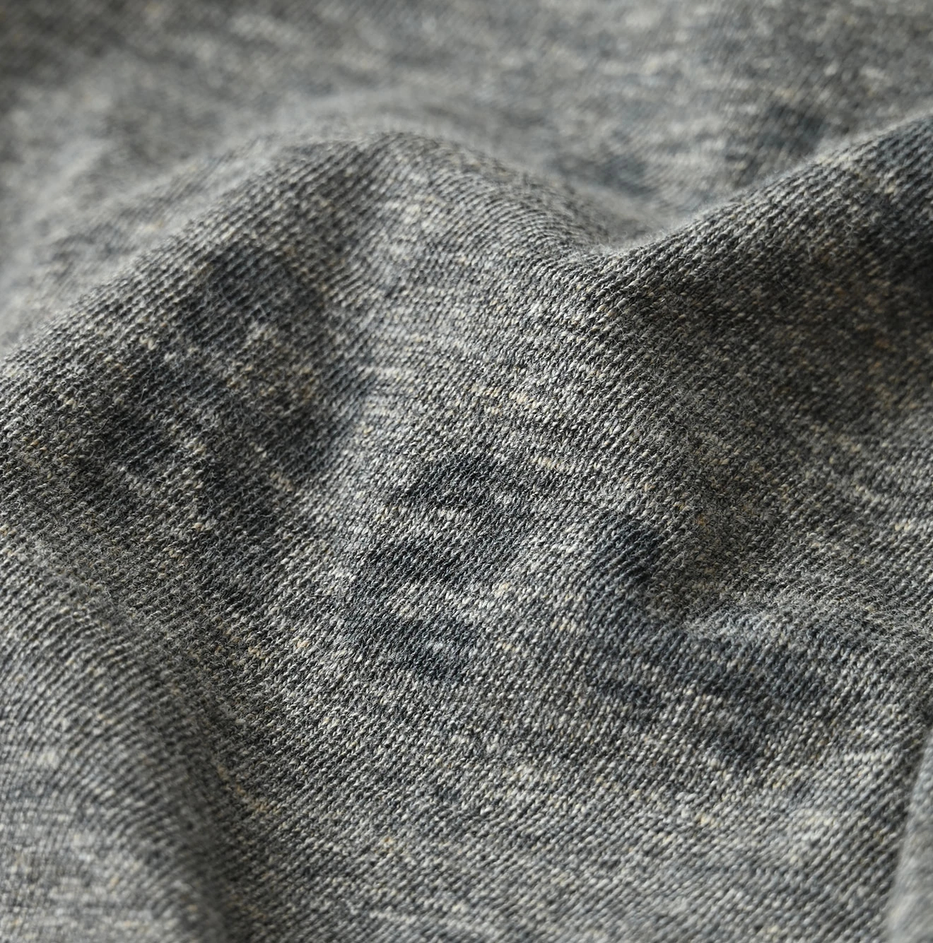 45R(フォーティファイブアール) |In the Rawプリントのチビ比女Tシャツ（トップ）