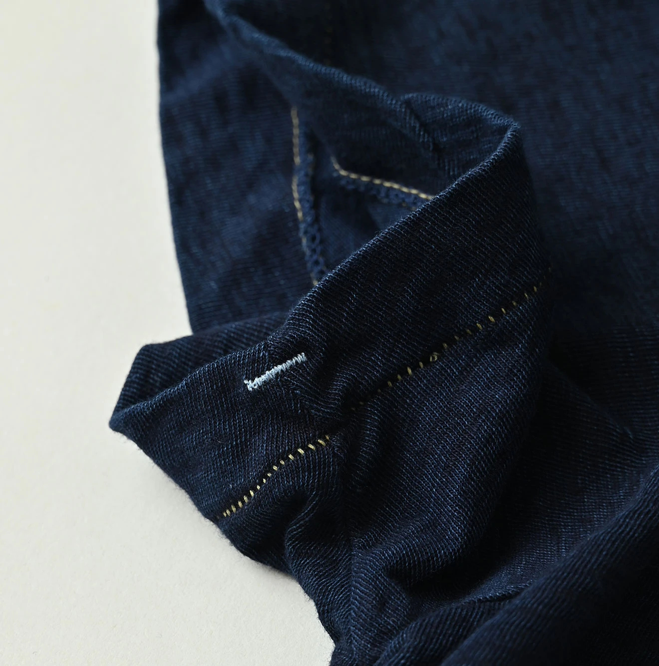 45R(フォーティファイブアール) |In the Rawプリントのチビ比女Tシャツ（インディゴ）