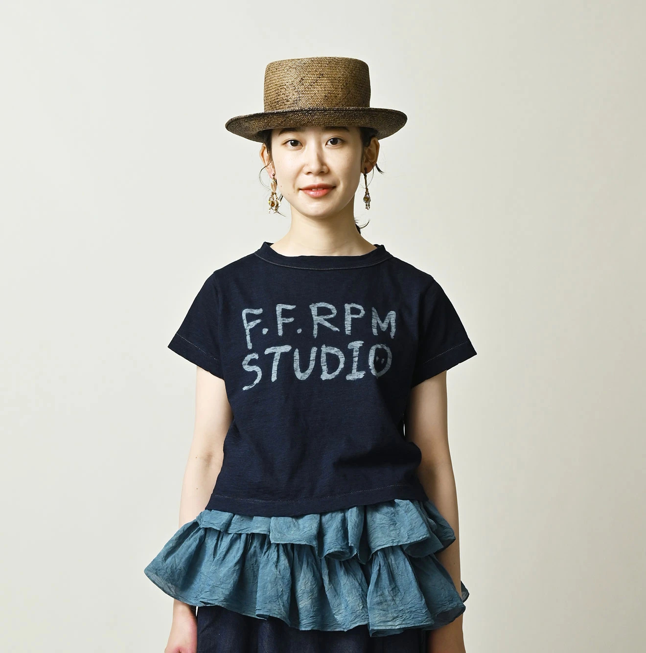45R(フォーティファイブアール) |ドンキーくん刺繍のチビ比女ロゴTシャツ（インディゴ）