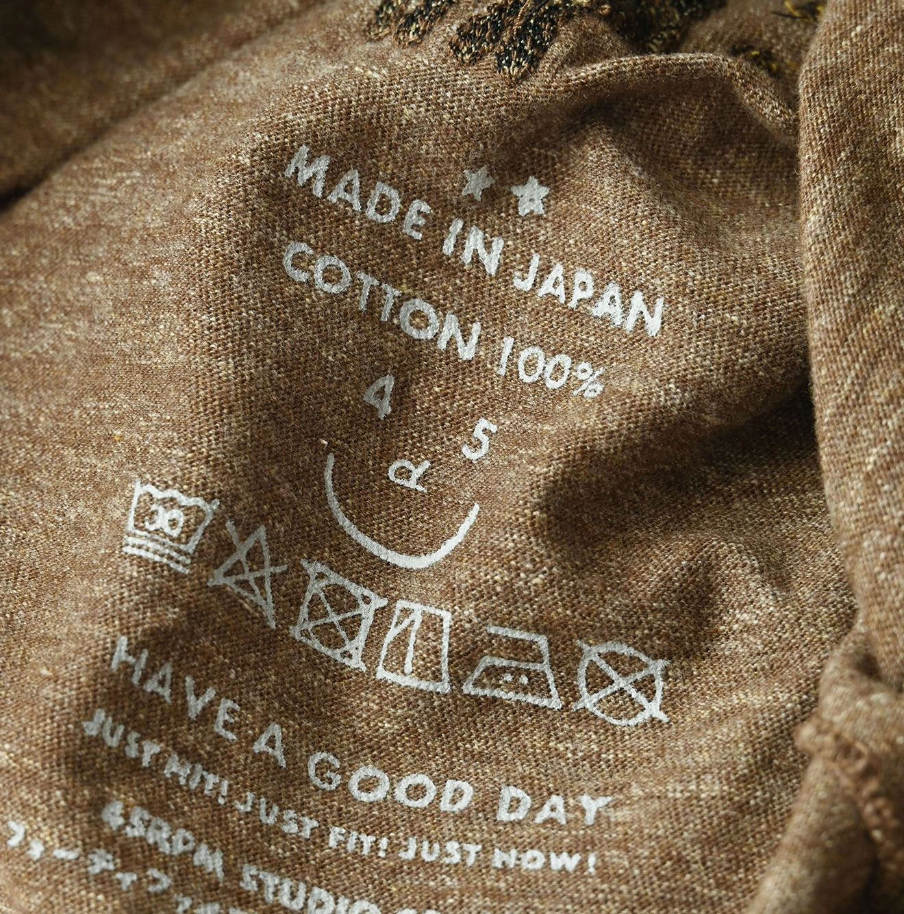 45R(フォーティファイブアール) |ドンキーくん刺繍のチビ比女ロゴTシャツ（トップ）