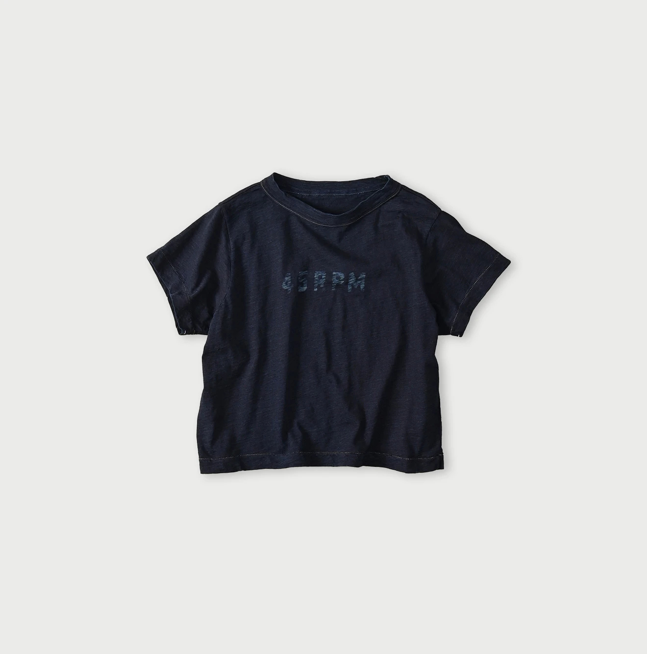 45R(フォーティファイブアール) |天竺のチビ比女deロゴTシャツ（インディゴ）