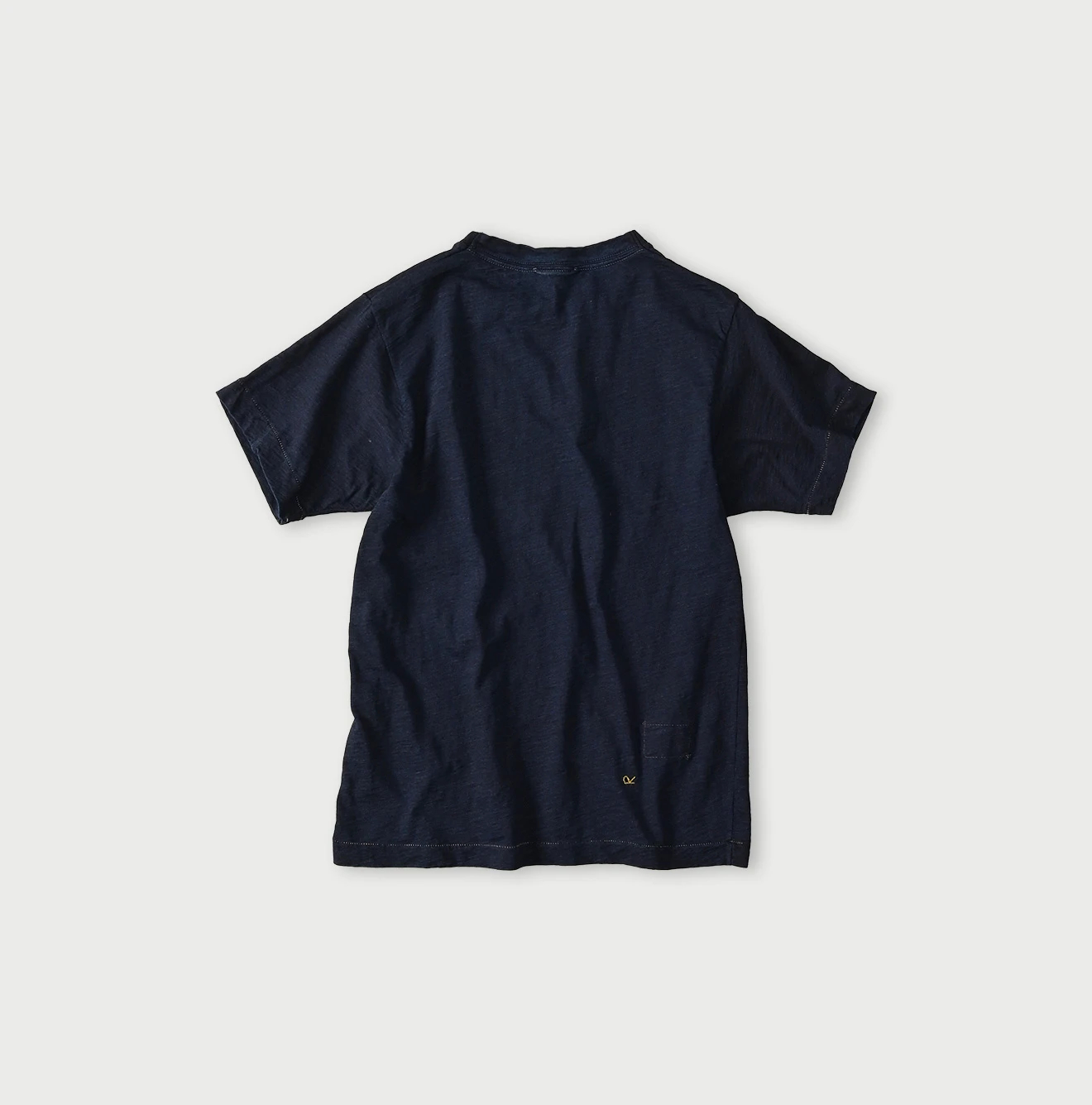 45R(フォーティファイブアール) |マルフツラロゴプリントの908竹比古Tシャツ（インディゴ）
