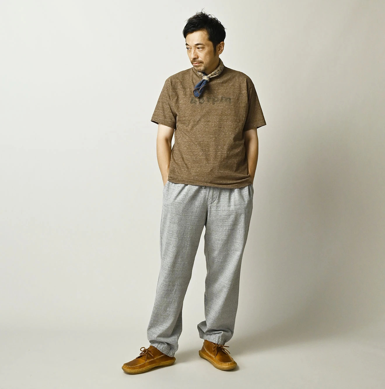 45R(フォーティファイブアール) |マルフツラロゴプリントの908竹比古Tシャツ（トップ）