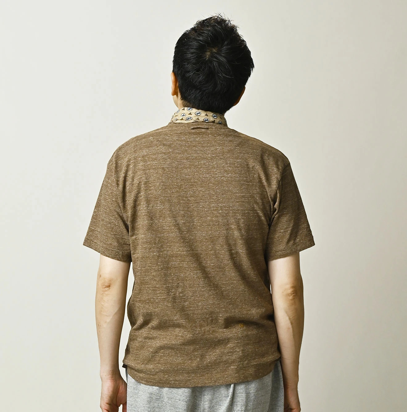 45R(フォーティファイブアール) |マルフツラロゴプリントの908竹比古Tシャツ（トップ）