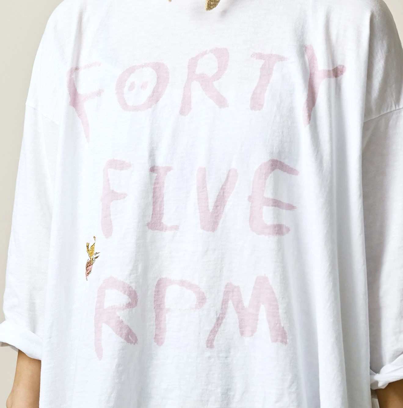 45R(フォーティファイブアール) |ビッグドンキーロゴプリント刺繍の908ビッグスリット比古Tシャツ