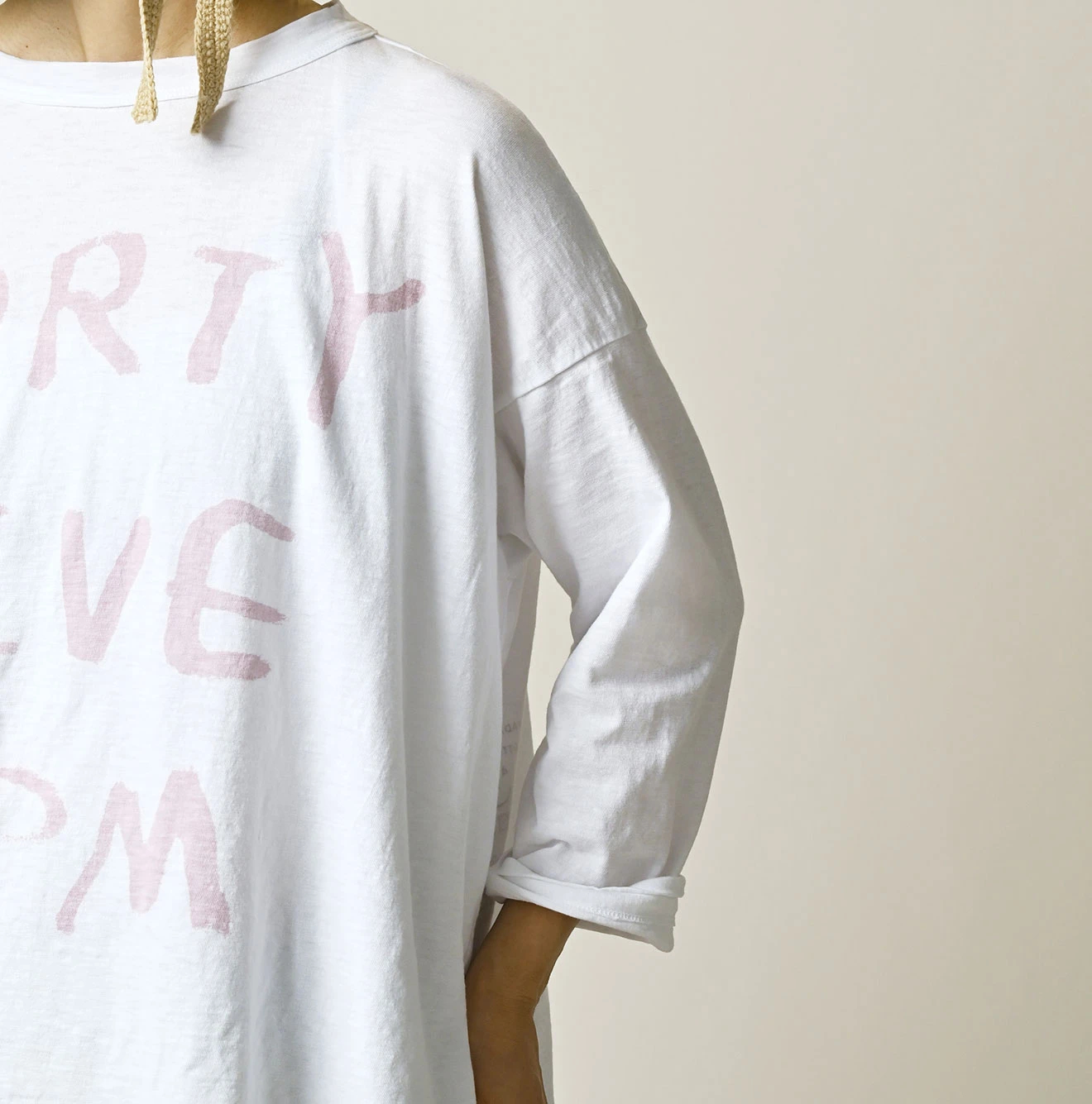 45R(フォーティファイブアール) |ビッグドンキーロゴプリント刺繍の908ビッグスリット比古Tシャツ