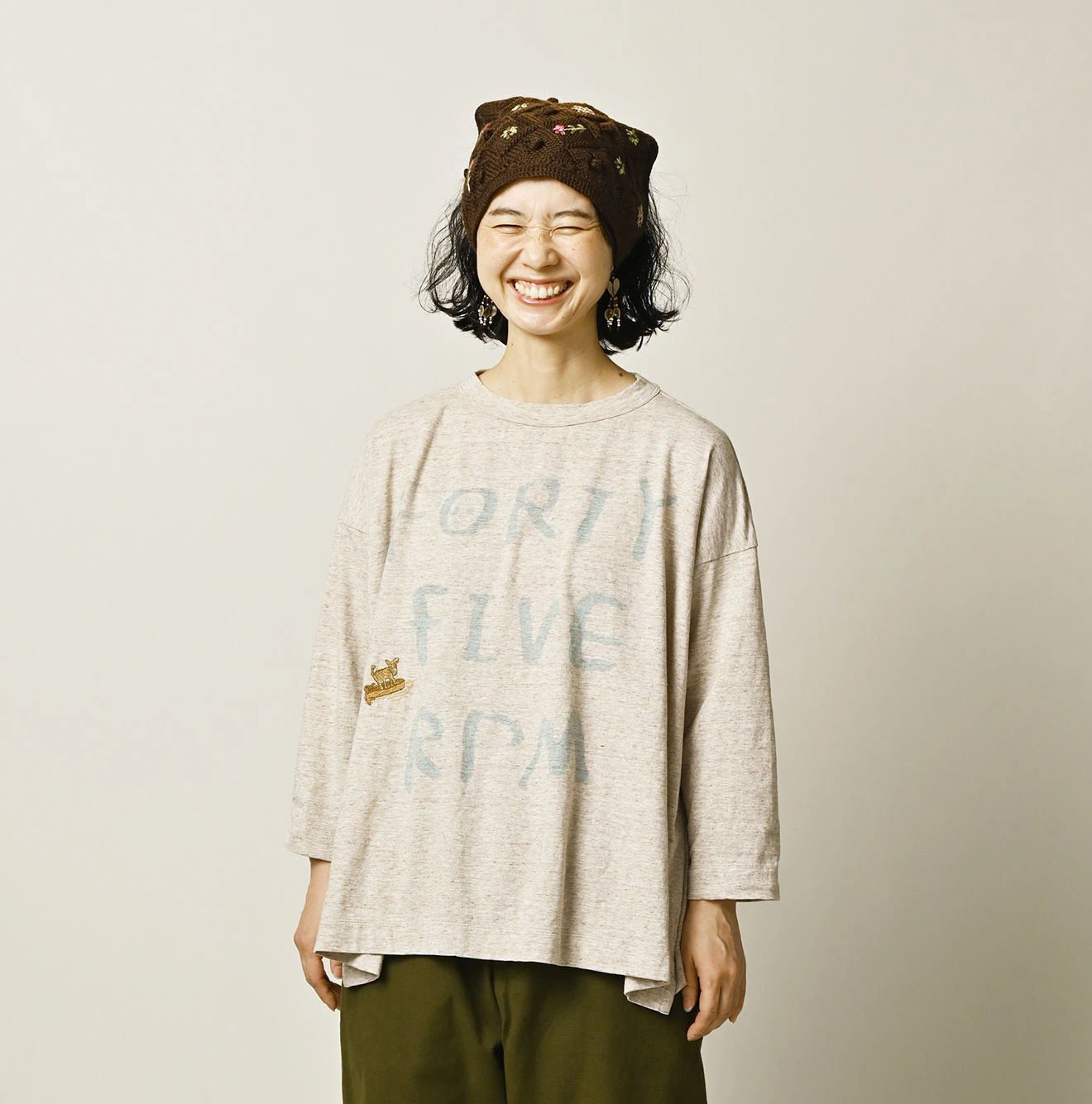 45R(フォーティファイブアール) |ビッグドンキーロゴプリント刺繍の908ビッグスリット比古Tシャツ（トップ）