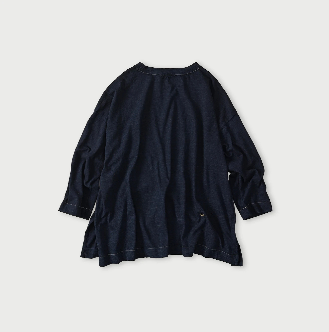45R(フォーティファイブアール) |ビッグドンキーロゴプリント刺繍の908ビッグスリット比古Tシャツ（インディゴ）