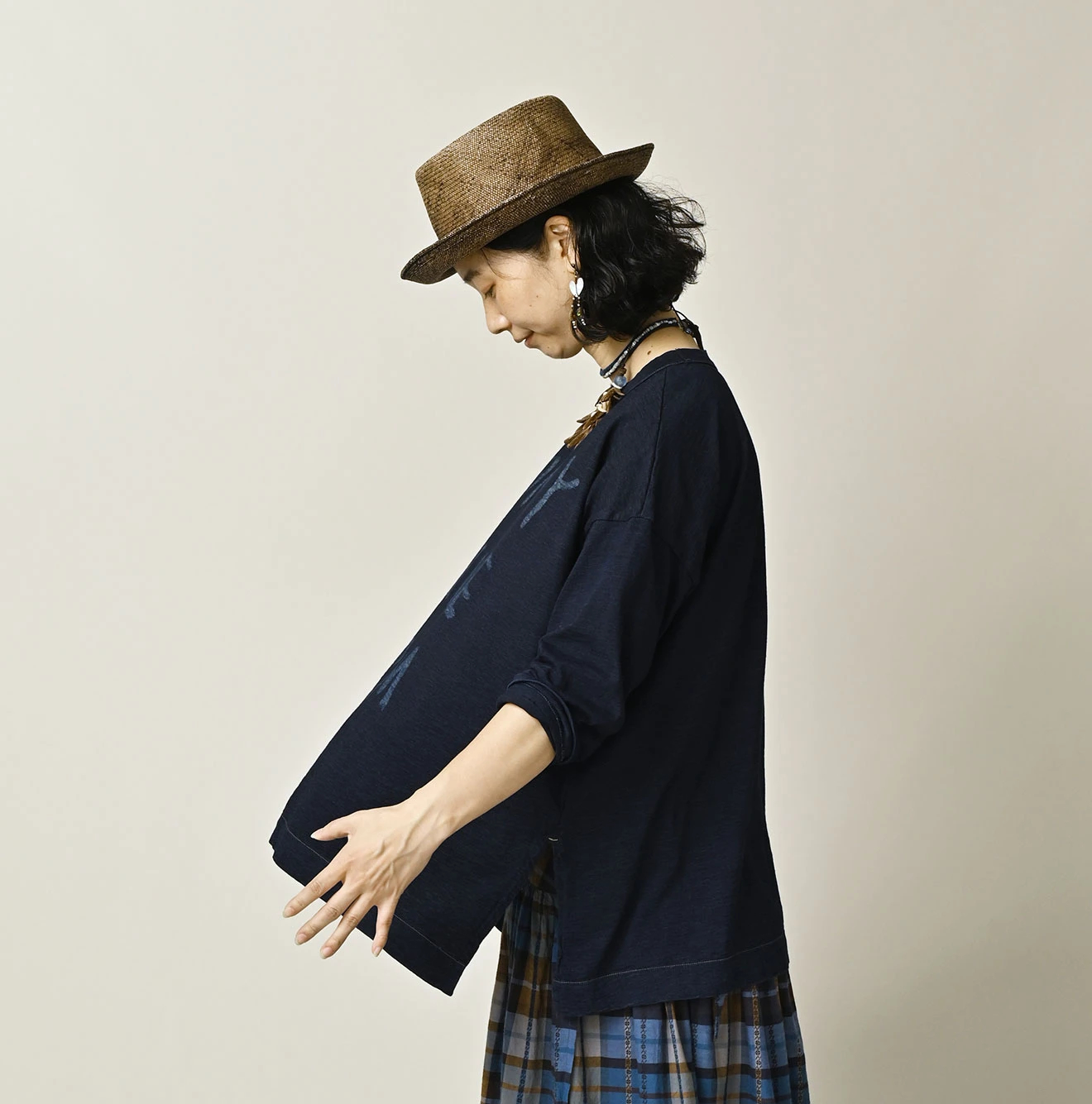 45R(フォーティファイブアール) |ビッグドンキーロゴプリント刺繍の908ビッグスリット比古Tシャツ（インディゴ）