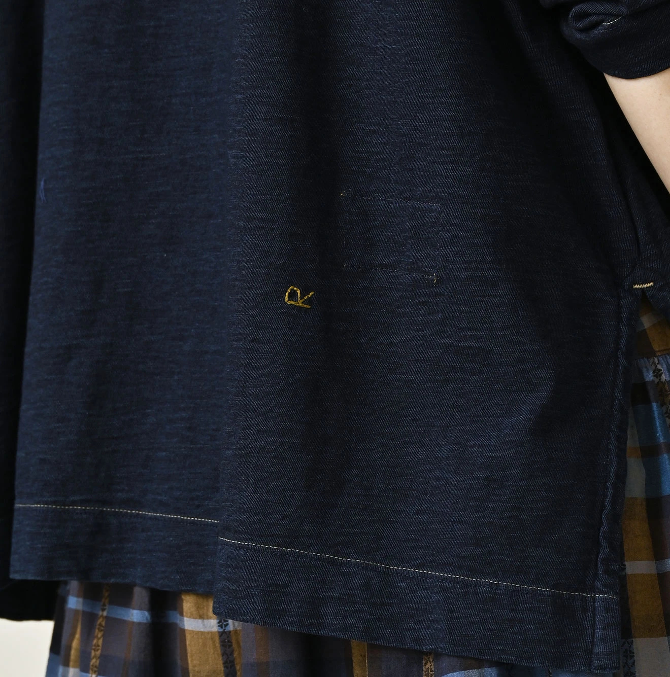 45R(フォーティファイブアール) |ビッグドンキーロゴプリント刺繍の908ビッグスリット比古Tシャツ（インディゴ）