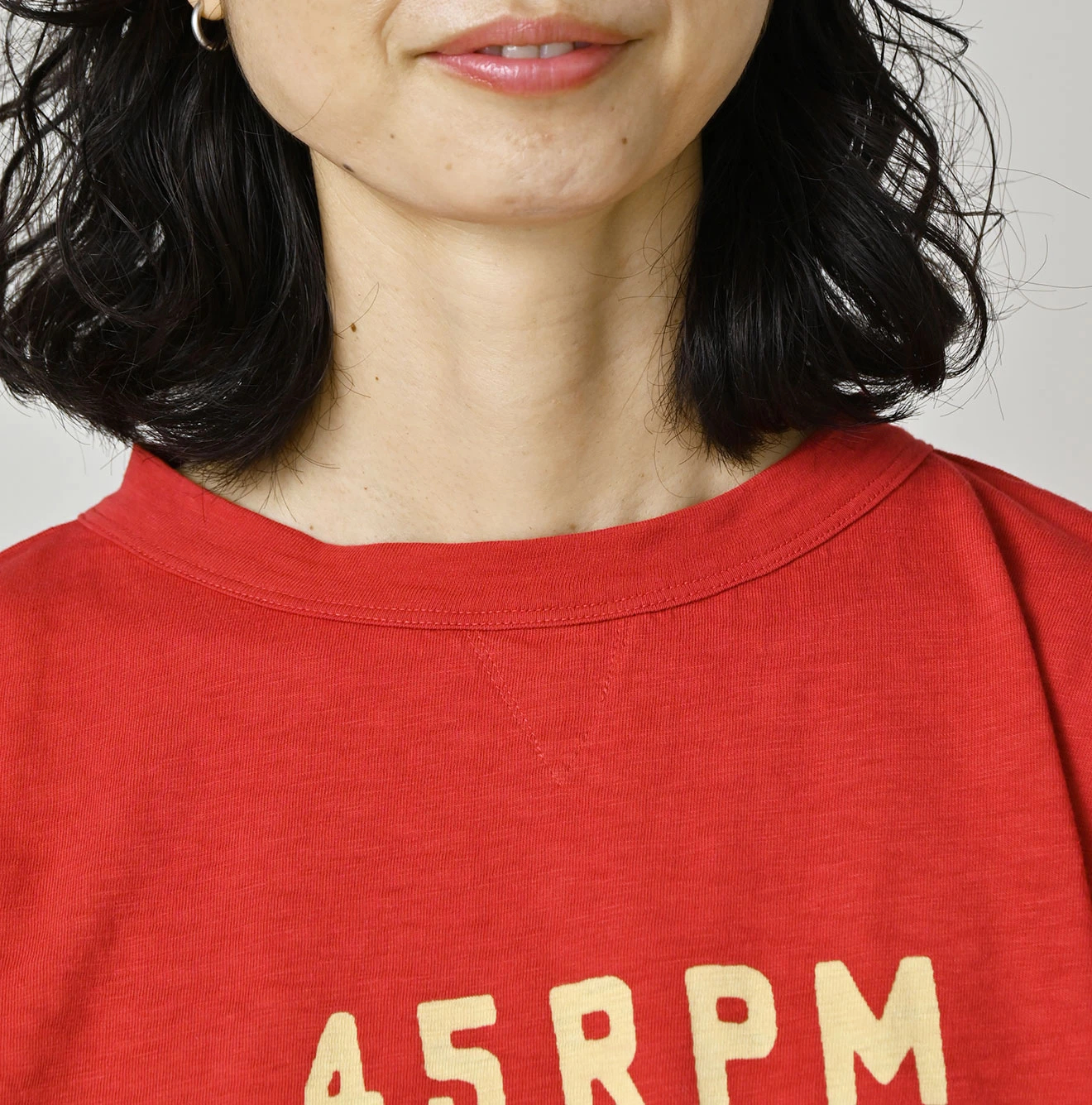 45R(フォーティファイブアール) |ロゴプリントの908長袖海比古Tシャツ