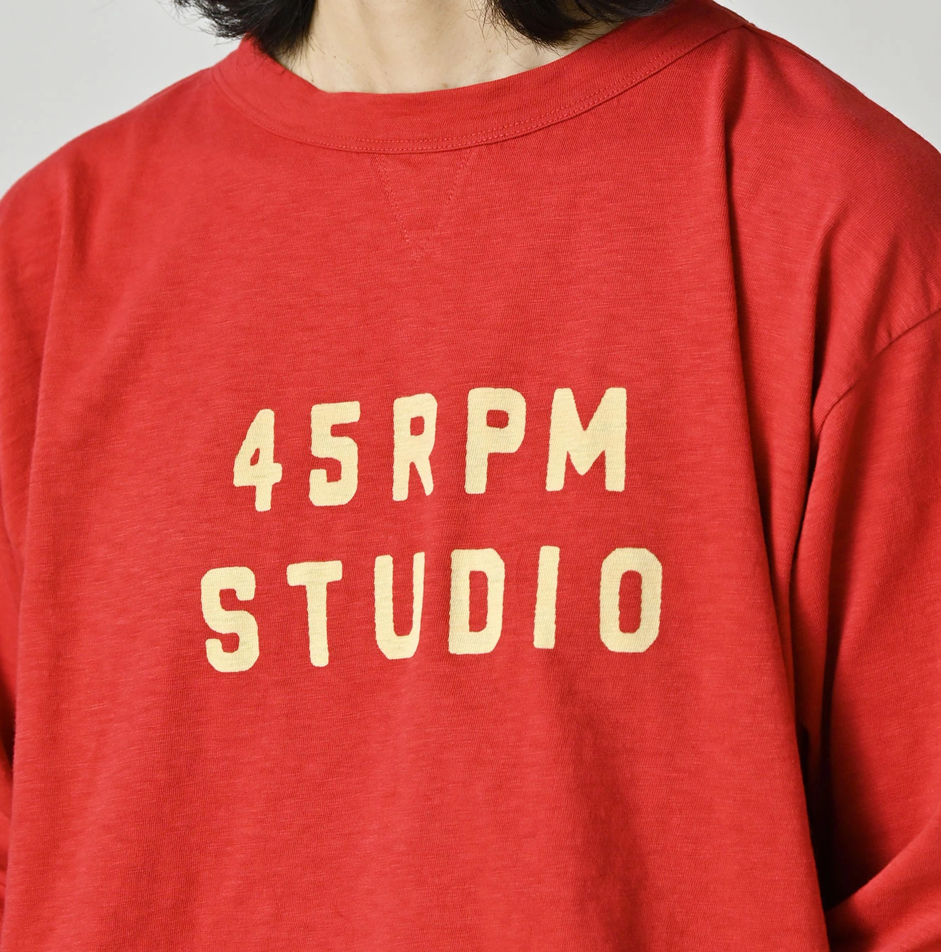 45R(フォーティファイブアール) |ロゴプリントの908長袖海比古Tシャツ