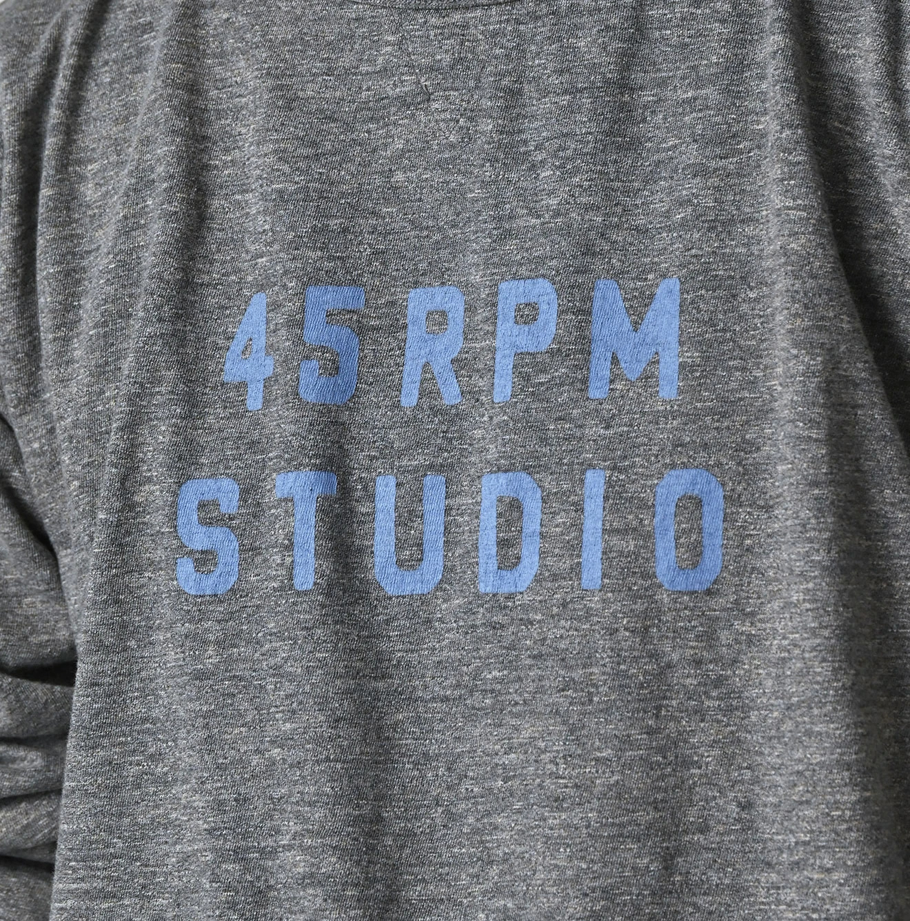 45R(フォーティファイブアール) |ロゴプリントの908長袖海比古Tシャツ（トップ）
