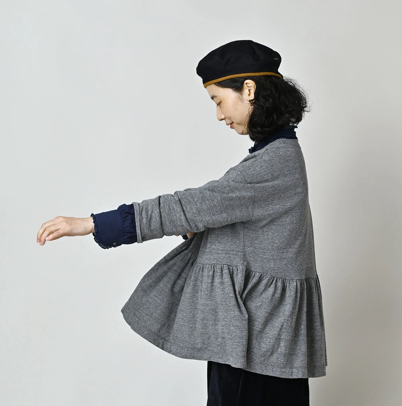 45R(フォーティファイブアール) |In the rawプリントのギャザーM比女Tシャツ（トップ）