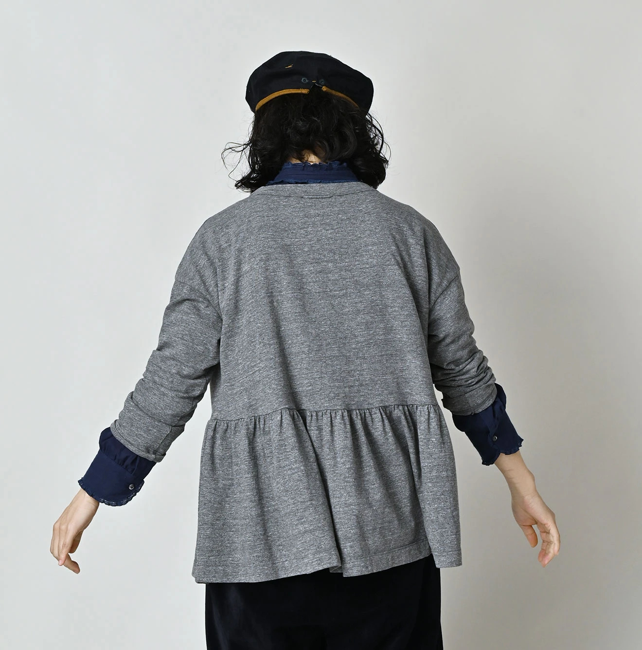 45R(フォーティファイブアール) |In the rawプリントのギャザーM比女Tシャツ（トップ）