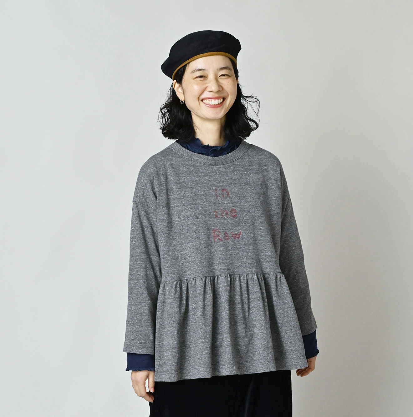 45R(フォーティファイブアール) |In the rawプリントのギャザーM比女Tシャツ（トップ）