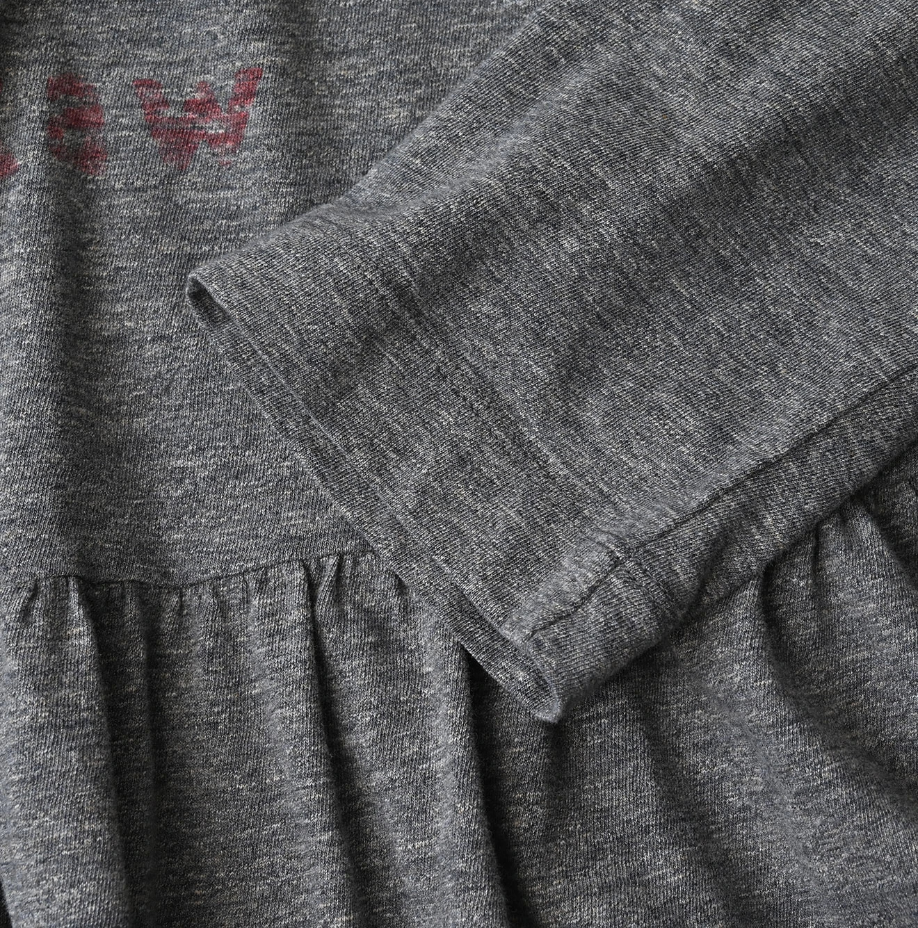45R(フォーティファイブアール) |In the rawプリントのギャザーM比女Tシャツ（トップ）