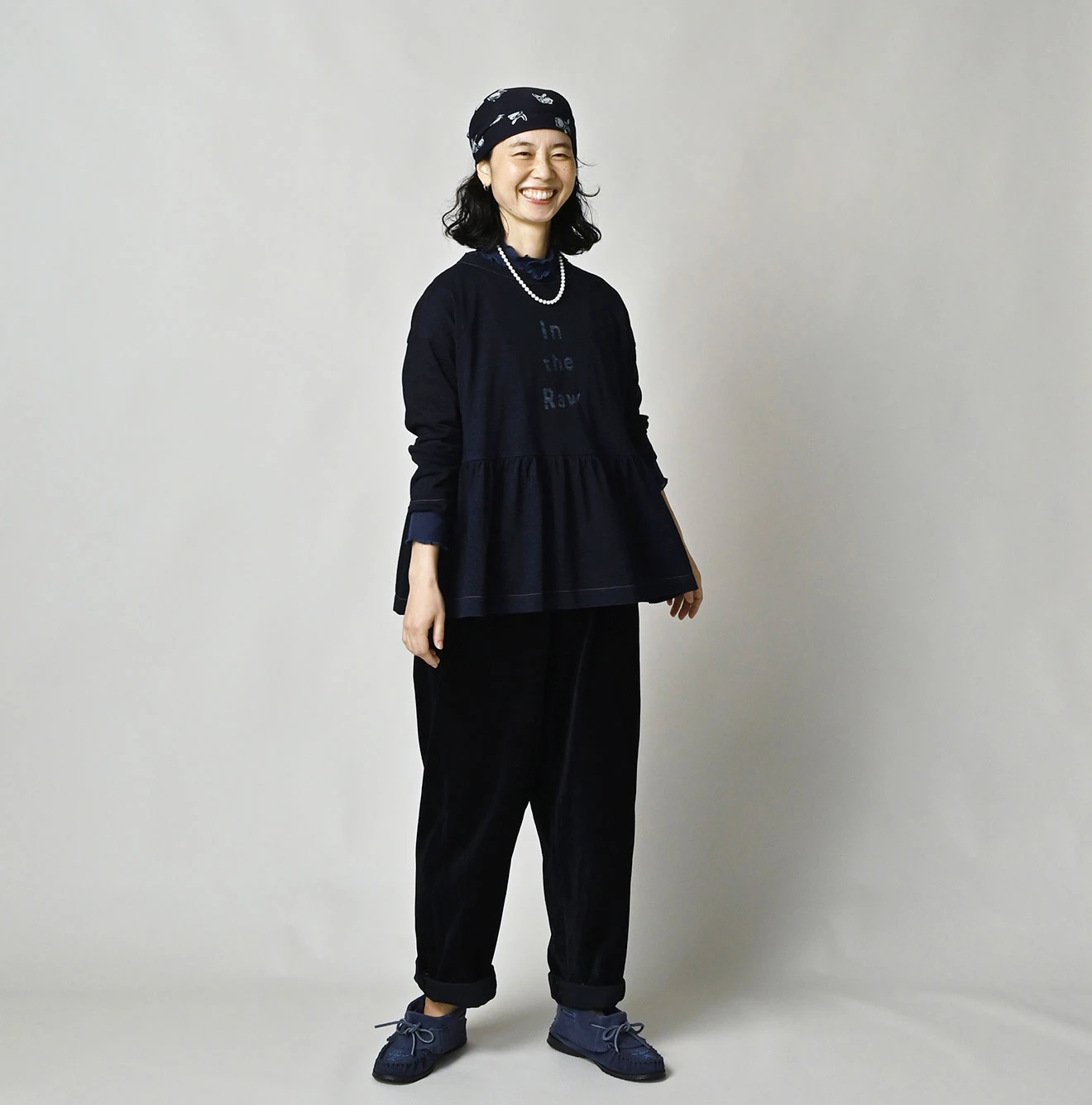 45R(フォーティファイブアール) |In the rawプリントのギャザーM比女Tシャツ（インディゴ）