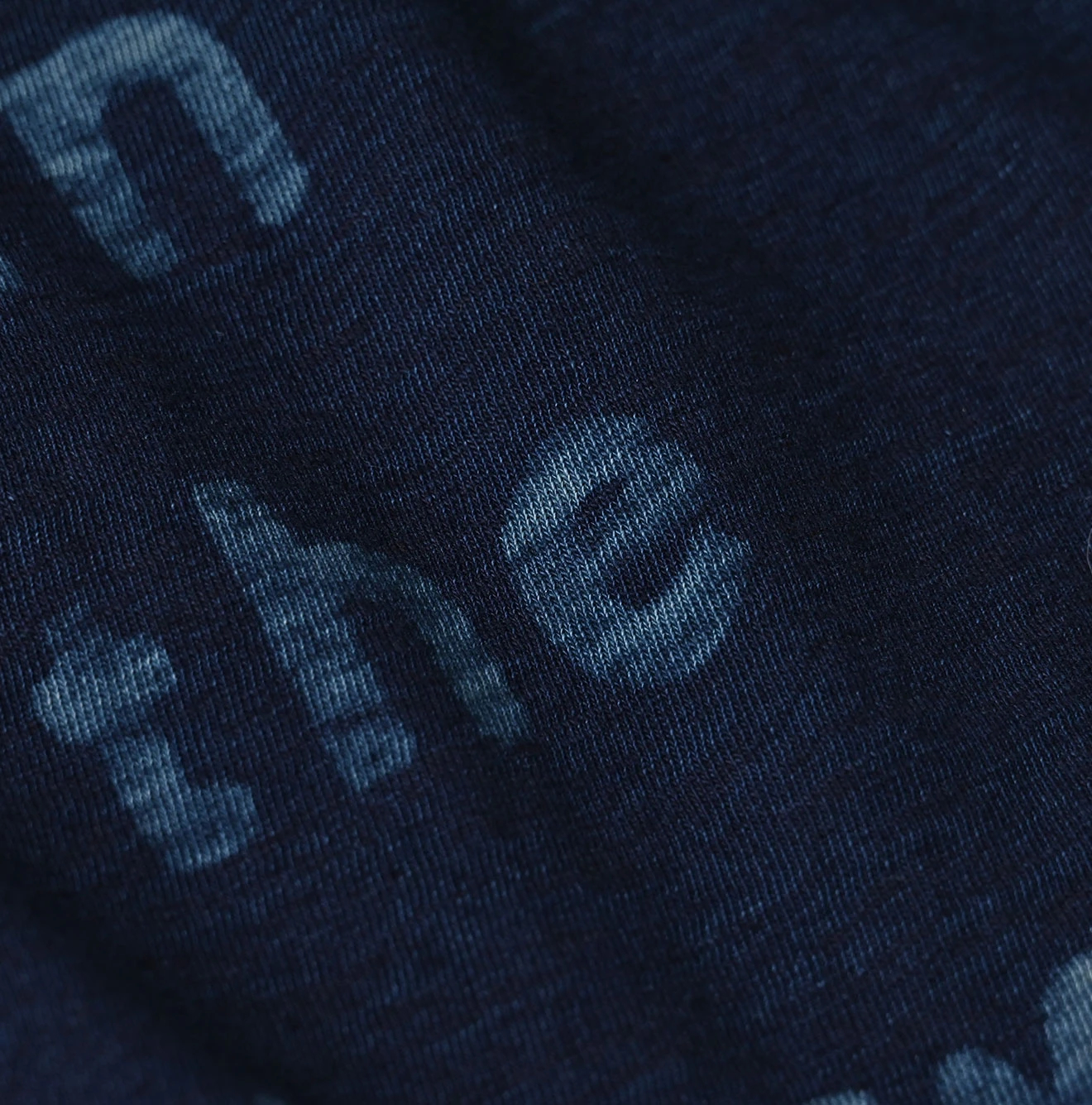 45R(フォーティファイブアール) |In the rawプリントのギャザーM比女Tシャツ（インディゴ）