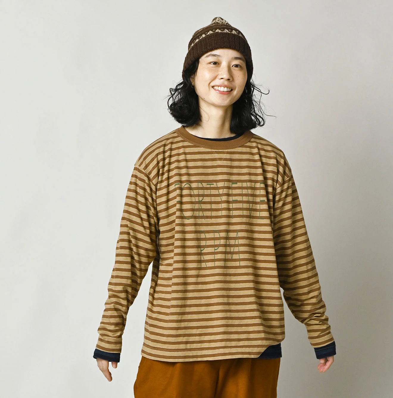 45R(フォーティファイブアール) |ボーダーロゴプリントの908長袖海比古Tシャツ